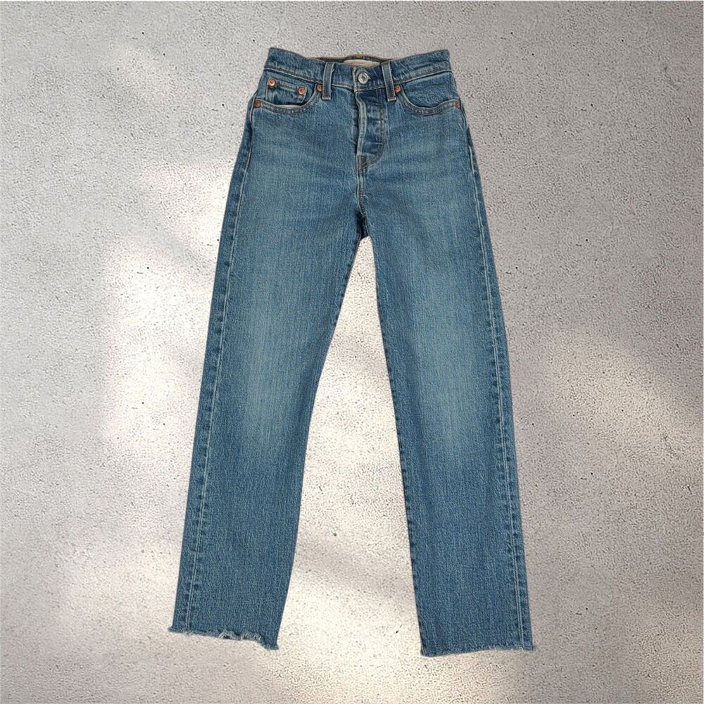 Levi's Straight Leg Jeans - Medium Blue Denim